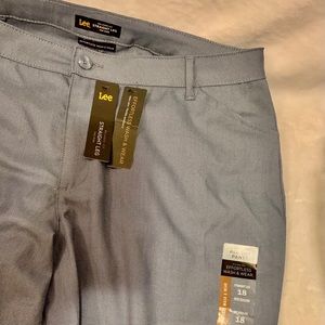 NWT Lee Wash & Wear Pants SIZE 18